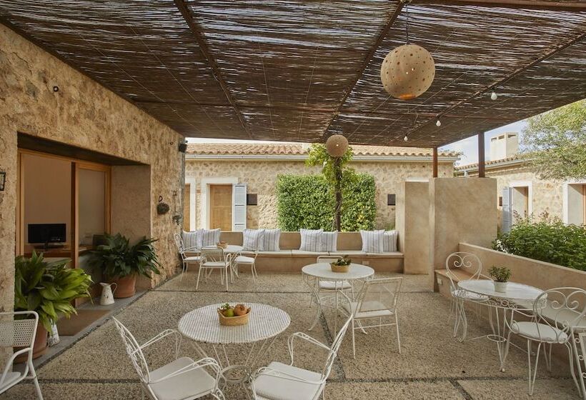 فندق ريفى Finca Sestelrica