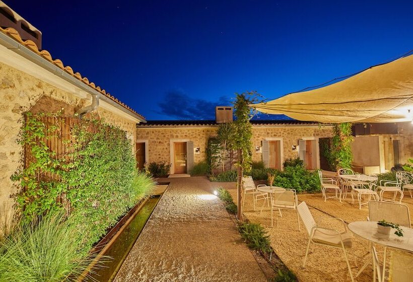 فندق ريفى Finca Sestelrica