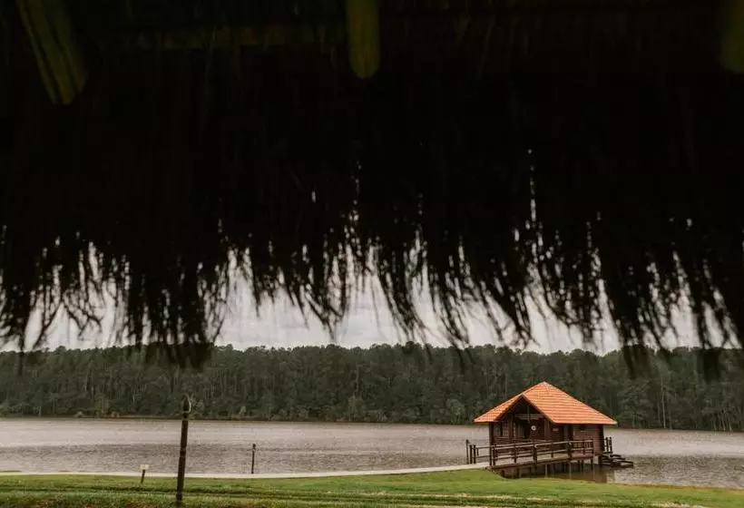 Hotelli Virá Charme Resort