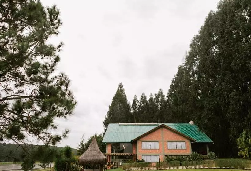 Hotelli Virá Charme Resort