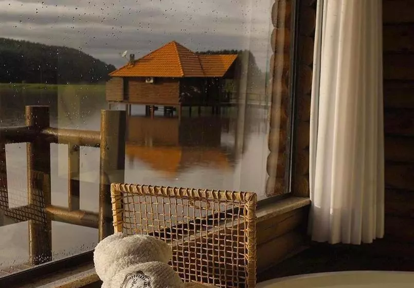 Hotelli Virá Charme Resort