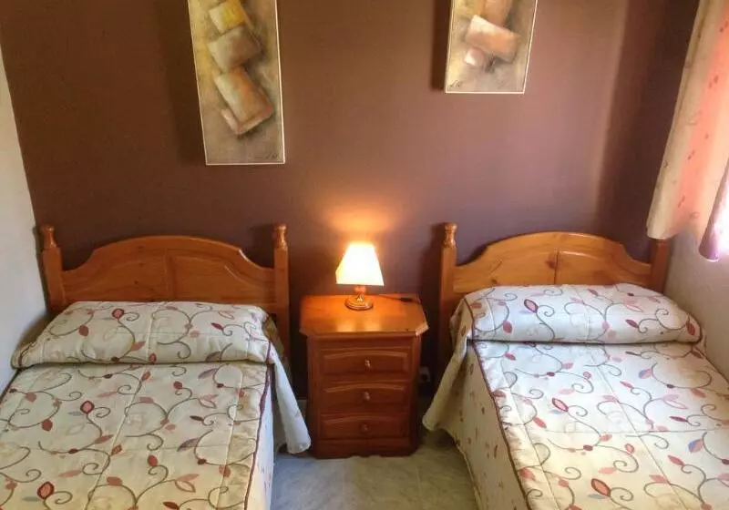 هاستل Hostal Sevilla Santa Justa   Adults Only