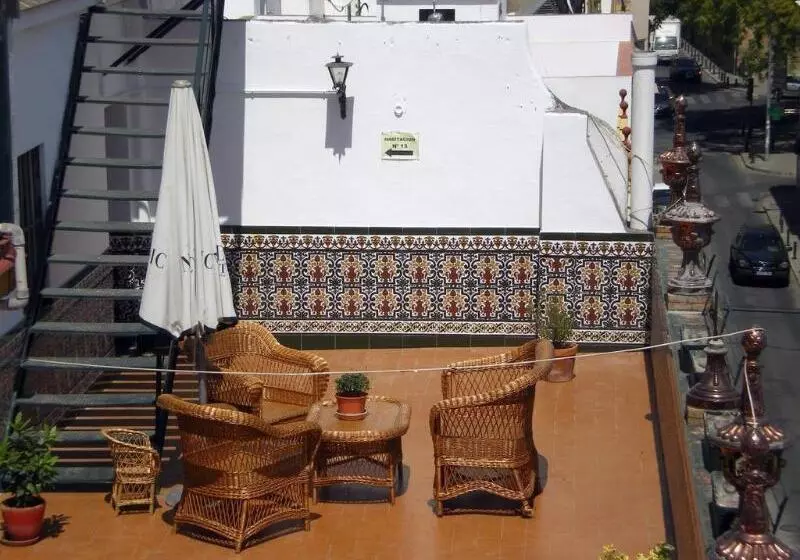هاستل Hostal Sevilla Santa Justa   Adults Only