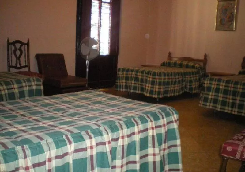 هاستل Hostal Sevilla Santa Justa   Adults Only