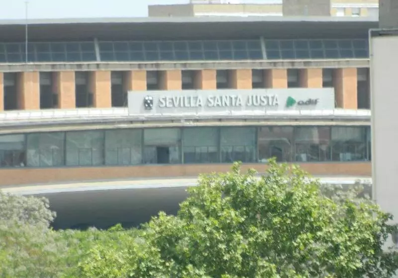 هاستل Hostal Sevilla Santa Justa   Adults Only