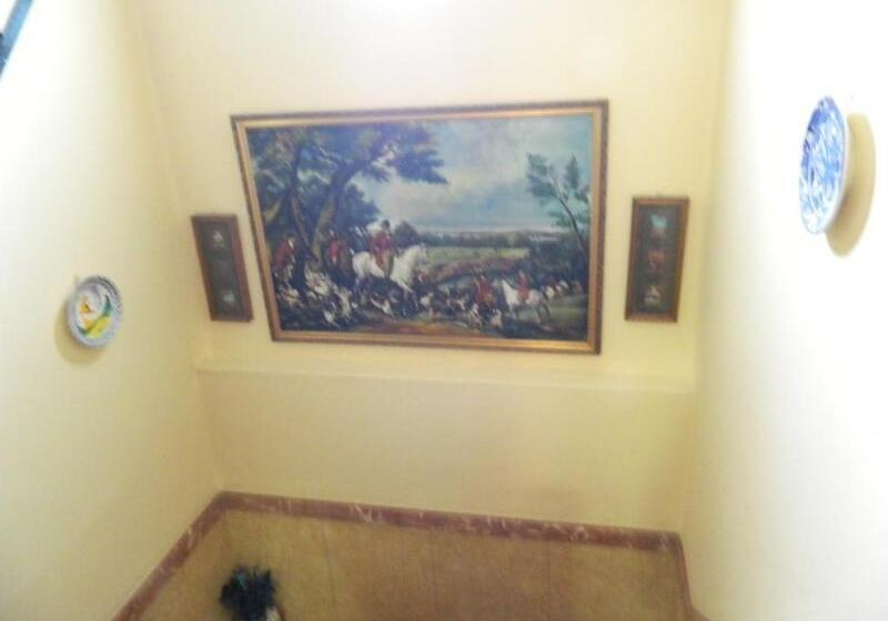 هاستل Hostal Sevilla Santa Justa   Adults Only