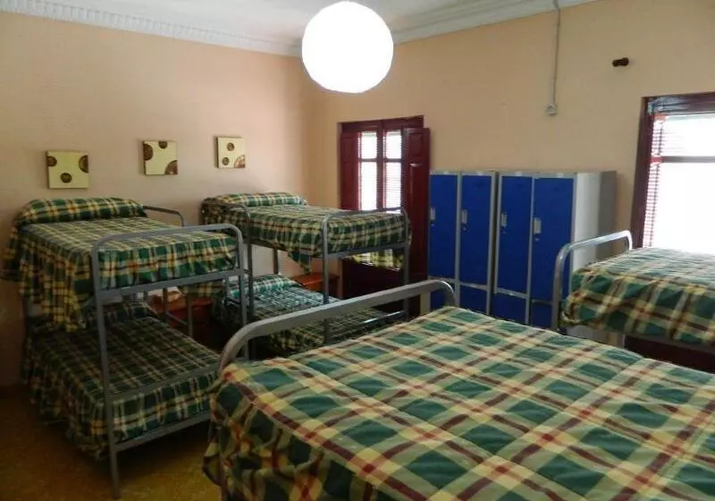 هاستل Hostal Sevilla Santa Justa   Adults Only