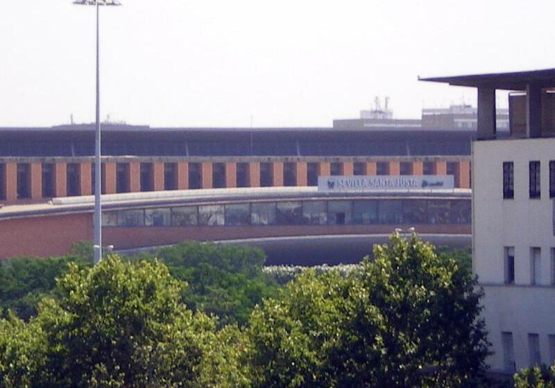 هاستل Hostal Sevilla Santa Justa   Adults Only