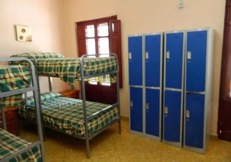 هاستل Hostal Sevilla Santa Justa   Adults Only