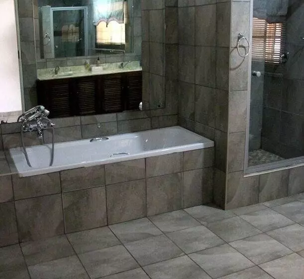 Aamiaismajoitus (B&B) Villa Selati