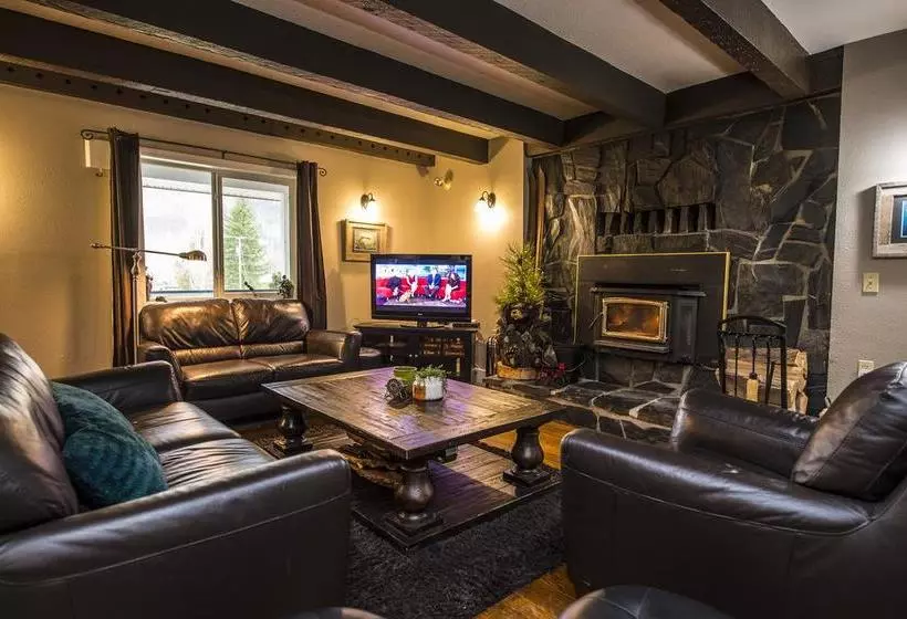 ホテル Bella Coola Eagle Lodge