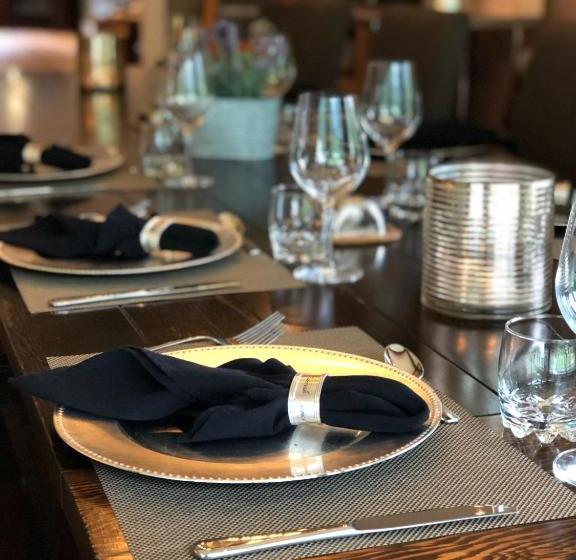 Hotel Bella Coola Eagle Lodge