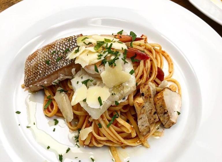 Hotel Bella Coola Eagle Lodge