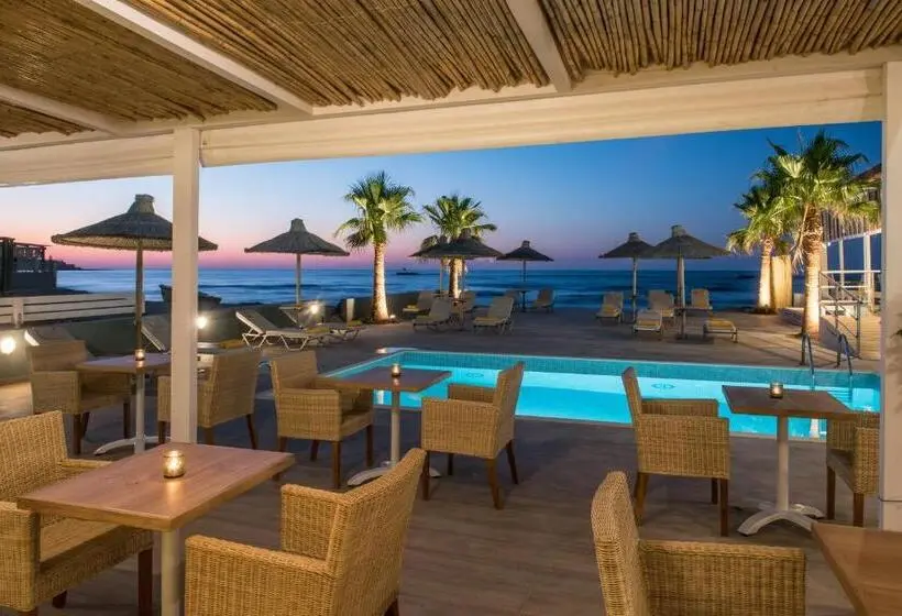 Hotelli Compass Stalis Beach