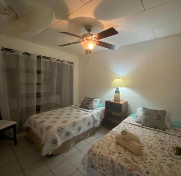 هتل Perico Azul & Surf Camp