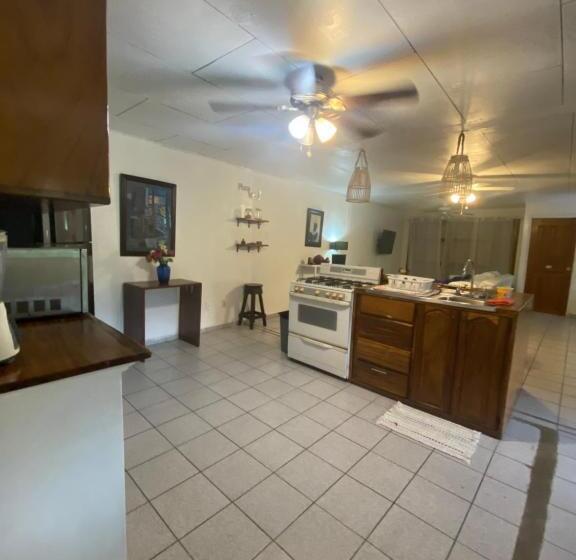 هتل Perico Azul & Surf Camp