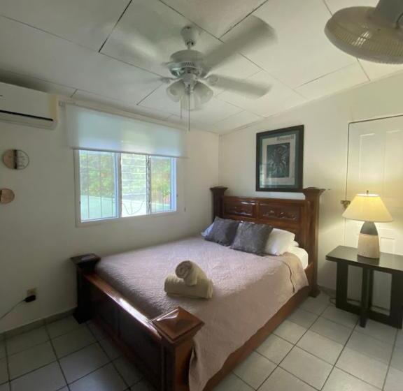 هتل Perico Azul & Surf Camp