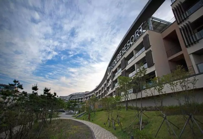 هتل The Qube Resort Jeju