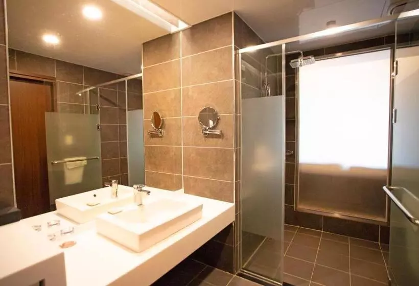 هتل The Qube Resort Jeju