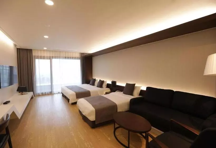 هتل The Qube Resort Jeju