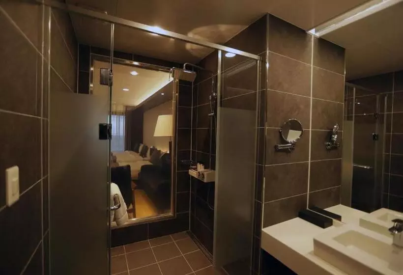 هتل The Qube Resort Jeju