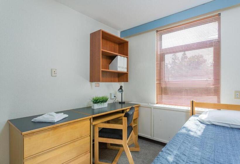 Pacific Spirit Hostel