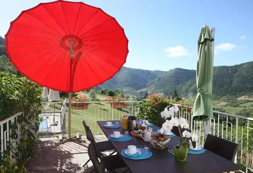 ベッドアンドブレックファースト Les Falaises