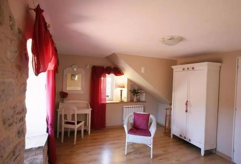 ベッドアンドブレックファースト Les Falaises