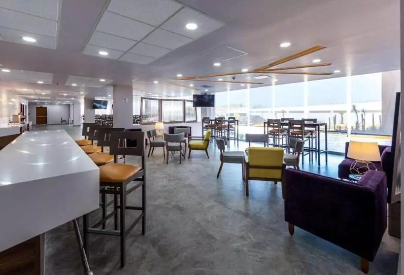 Hotelli Comfort Inn & Suites Los Cabos