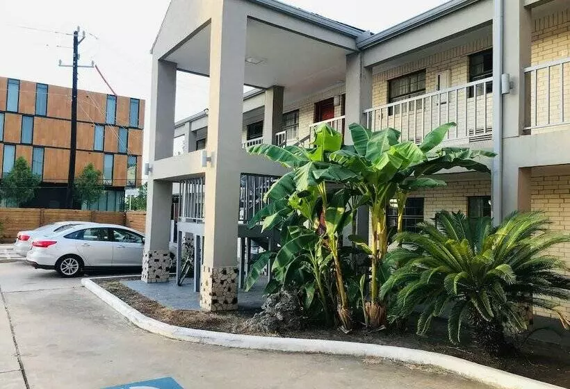 هتل Summit Inn   Houston Medical Center