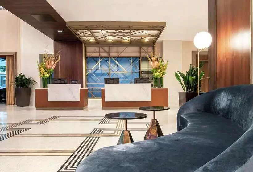 هتل Embassy Suites By Hilton Seattle Downtown Pioneer Square