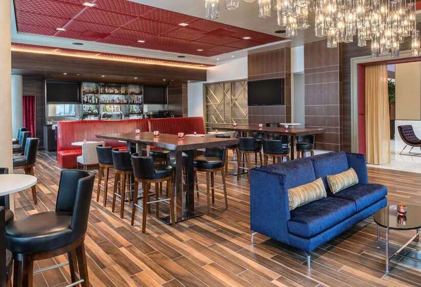 هتل Embassy Suites By Hilton Seattle Downtown Pioneer Square