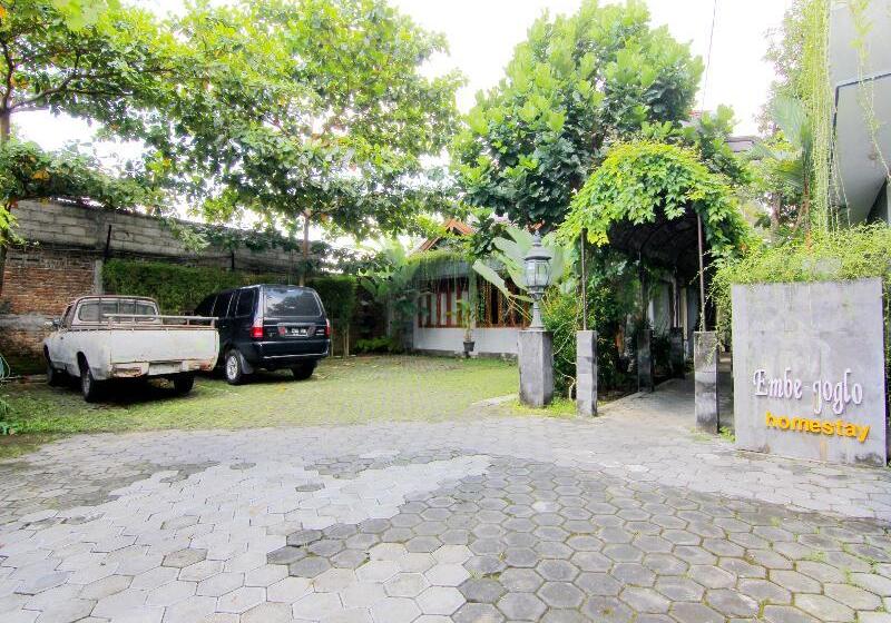 هتل Embe Joglo Homestay