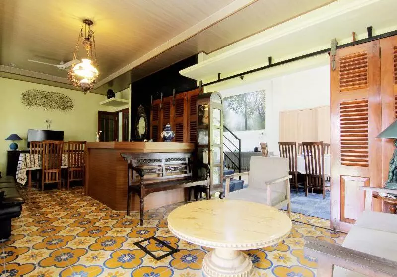 Hotelli Embe Joglo Homestay