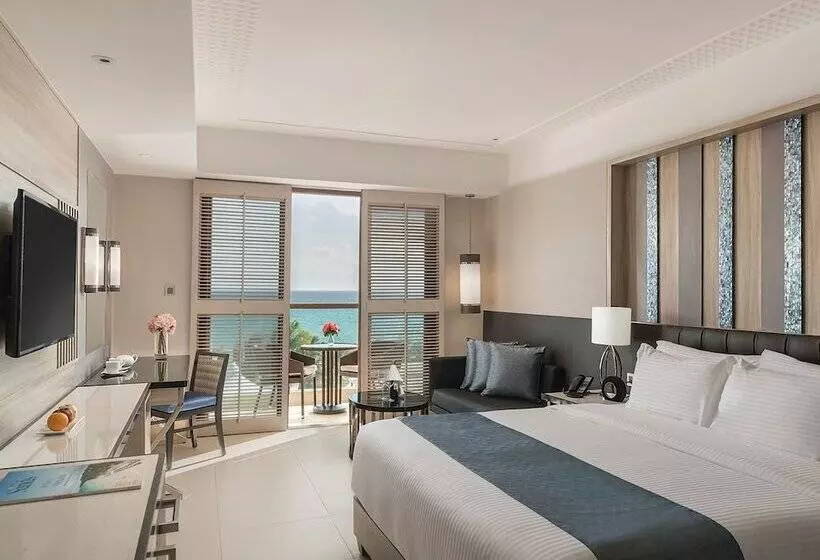 هتل Henann Palm Beach Resort