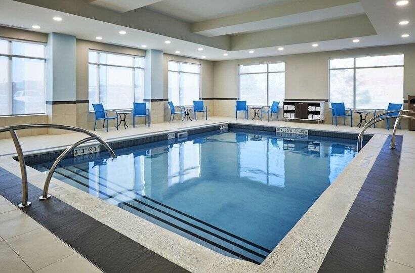 هتل Holiday Inn Express & Suites Brantford, An Ihg