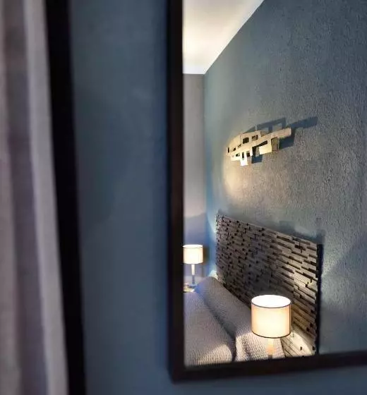 Hotelli L  Oustaloun