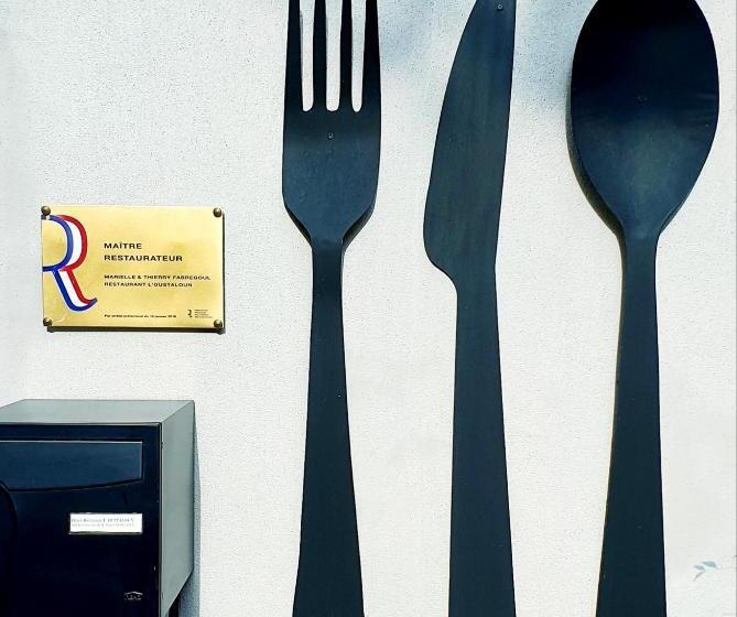 فندق L  Oustaloun