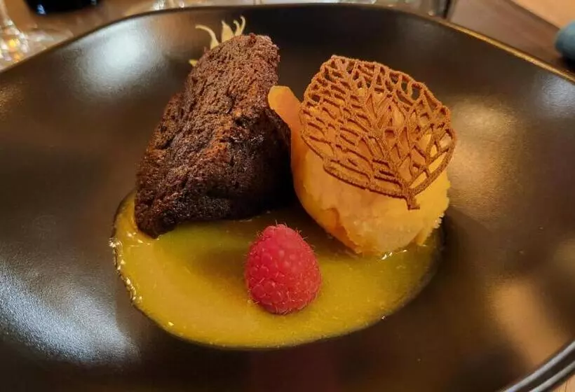 Hotelli L  Oustaloun