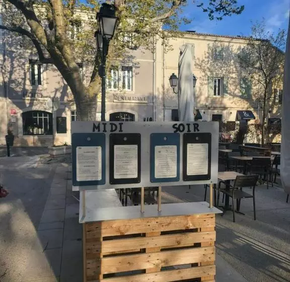 Hotelli L  Oustaloun