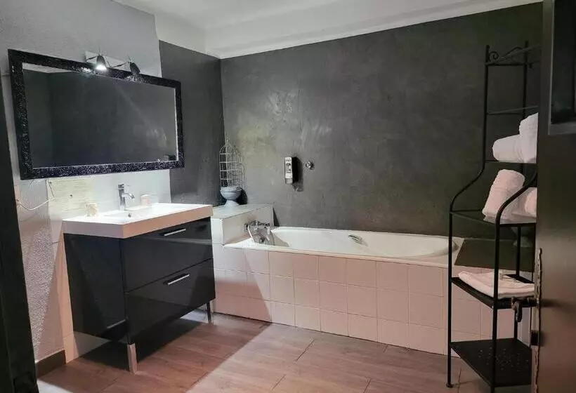 Hotelli L  Oustaloun