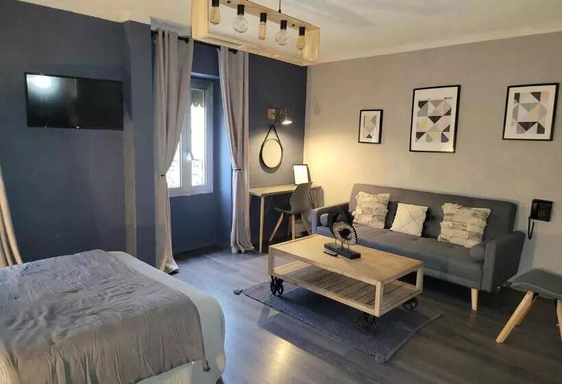 Hotelli L  Oustaloun