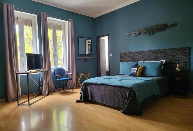 فندق L  Oustaloun