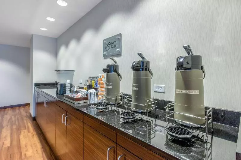 هتل Mainstay Suites St. Louis Airport