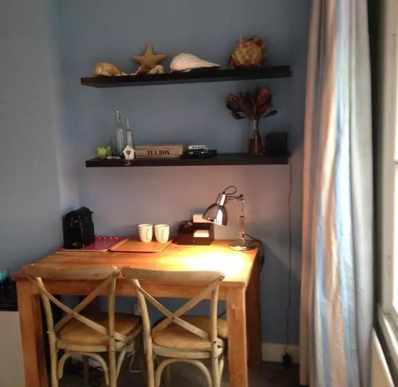 ベッドアンドブレックファースト Amsterdam The Blossom Room