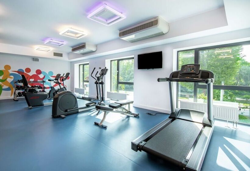 בית מלון כפרי Hampton By Hilton Oswiecim