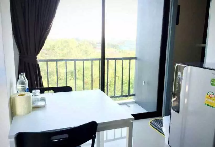 Hotelli Promsook Apartment