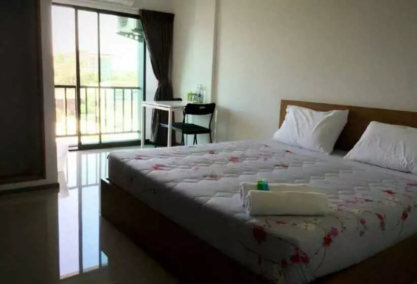 Hotelli Promsook Apartment