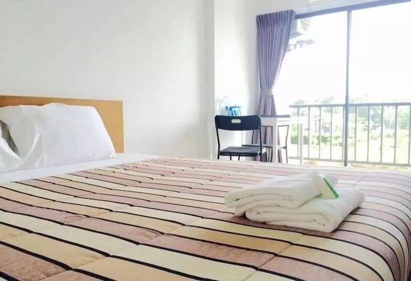 Hotelli Promsook Apartment