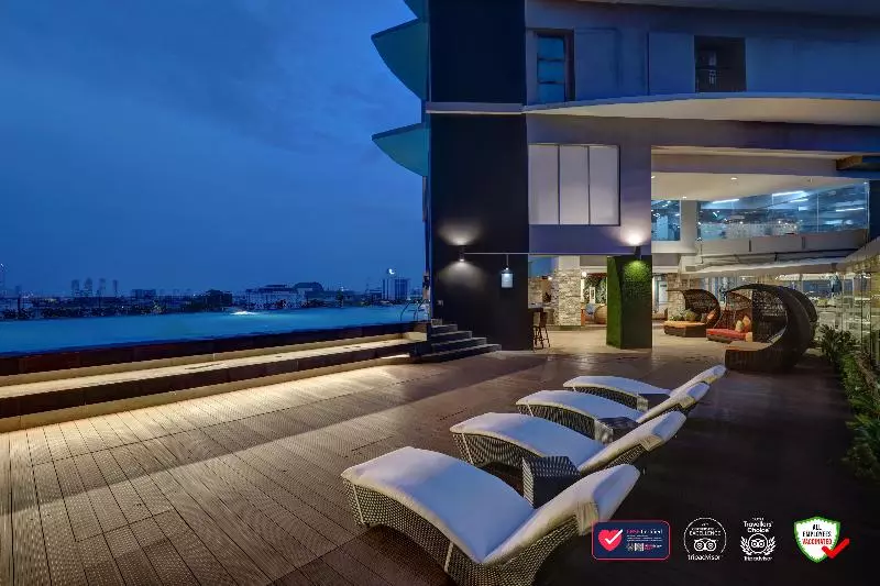 ホテル Yuan Garden Pasar Baru